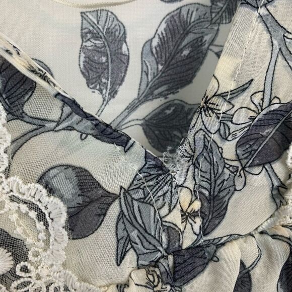 Bishop & Young Sheer Floral Blouse Size Small - Picture 5 of 5